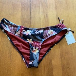 Body Glove Surfrider bikini bottom. Medium